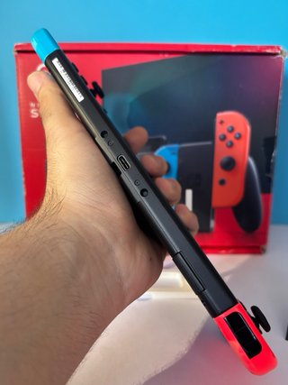 Nintendo Switch V2 con caja, accesorios + juego