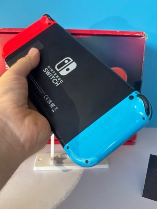 Nintendo Switch V2 con caja, accesorios + juego