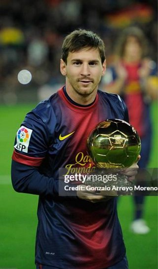 FCB 12/13 Talla M. MESSI ORIGINAL BALON BOTA ORO