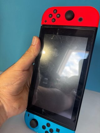 Nintendo Switch V1 + funda y control pro