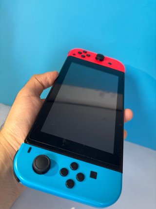 Nintendo Switch V1 + funda y control pro