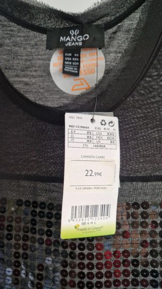 Camiseta Mango con Lentejuelas Negras