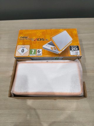 New Nintendo 2DS XL Blanca/Naranja
