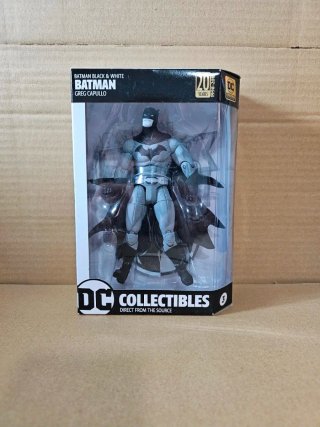 Figura Batman Black & White Greg Capullo