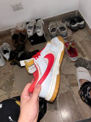 Sneakers Nike bianche e rosse