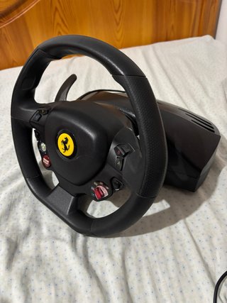 Volante Thrustmaster Ferrari