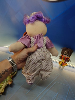 4 muñecas de peluche, vintage, diferentes, de 37 a 17 cm.