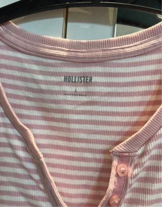 Camiseta Hollister Rayas Rosa y Blanca