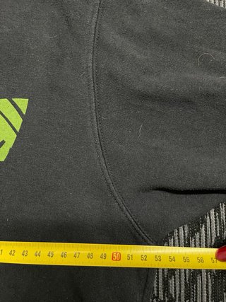 Sudadera adidas negra con logo estampado