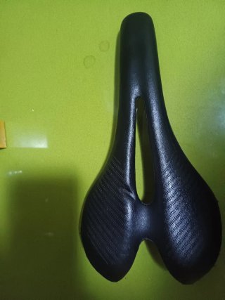 Sillín de carbono para bicicleta