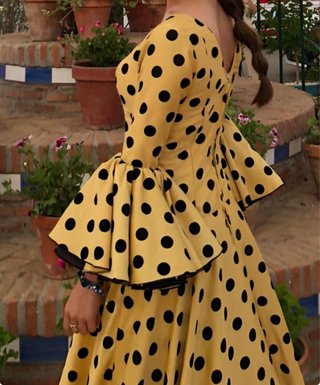 Traje de flamenca amarillo con lunares