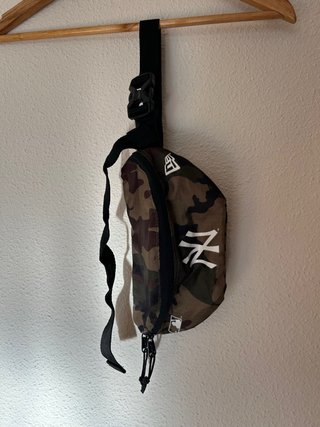 Riñonera New Era Camuflaje