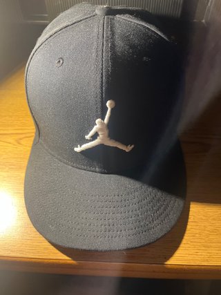 Gorra Jordan Negra Se mi nueva en perfecto estado