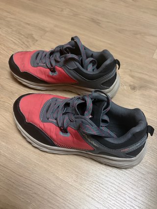Zapatillas unisex de Montaña J'hayber Talla 37.