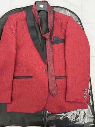 Traje Niño Rojo Estampado