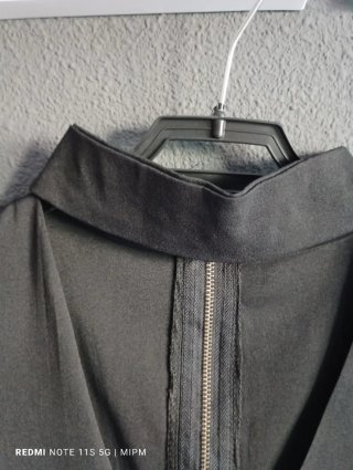 Mono corto halter flores bordadas negro M