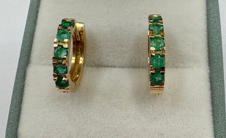 Pendientes de oro 18 kt con esmeraldas
