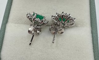 Pendientes de oro 18 kt, esmeraldas y diamantes