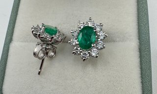 Pendientes de oro 18 kt, esmeraldas y diamantes