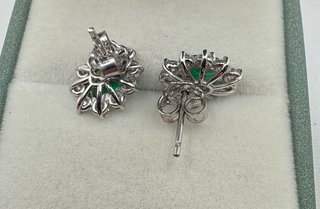 Pendientes de oro 18 kt, esmeraldas y diamantes