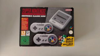 Caja y documentación SNES Mini