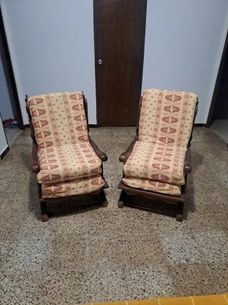 2 Butacas de Madera
