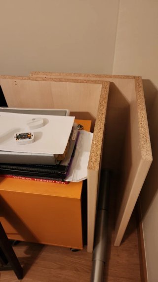 Tablero de madera de escritorio (la raya es lápiz)