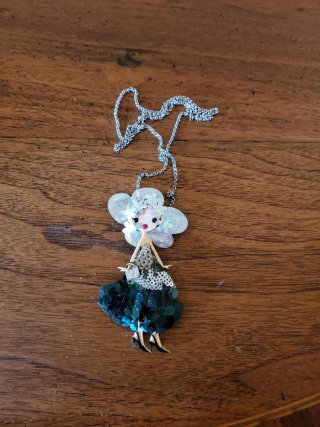 Collana bambolina elegante verde e argento