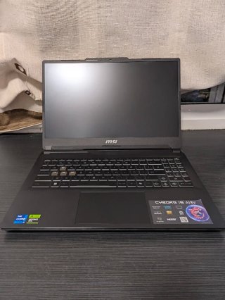 MSI Cyborg 15 – i7 / RTX4060 / 32 GB RAM/ 1 TB SSD