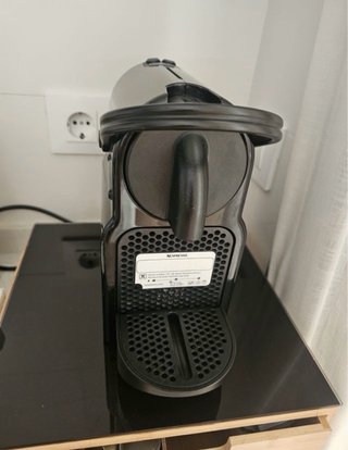Cafetera Nespresso Negra