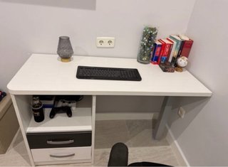 Escritorio Blanco y Gris