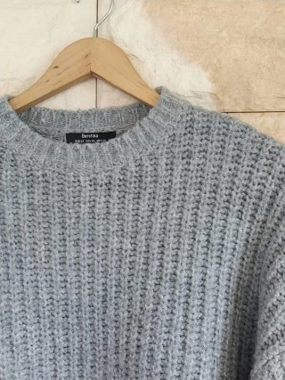 Jersey Bershka gris talla XS