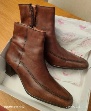Botines de piel marrones