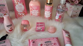Lote enorme de productos de fresa y nata!!! NUEVO!