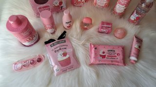 Lote enorme de productos de fresa y nata!!! NUEVO!