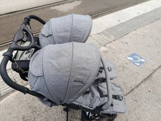 Silla de paseo gemelar gris