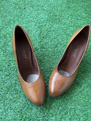 Zapatos de salón PITILLOS color camel