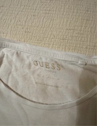 Camiseta Blanca GUESS Estampado Leopardo