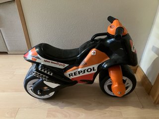 Moto correpasillos Repsol