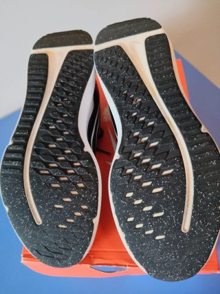 Zapatillas Nike Cosmic runner Negras Talla 39