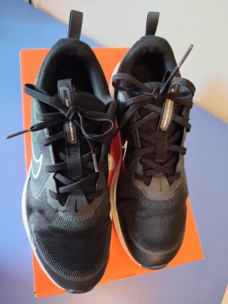 Zapatillas Nike Cosmic runner Negras Talla 39