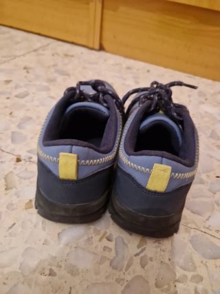 Zapatillas impermeables talla 33