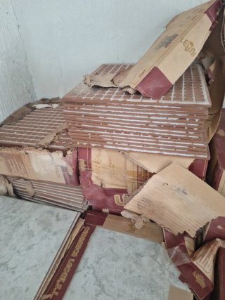 Lote de 42 Cajas de Azulejos