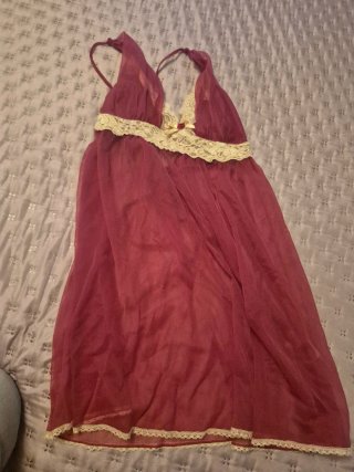 Camisa de noite com detalhes em renda