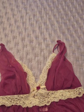 Camisa de noite com detalhes em renda