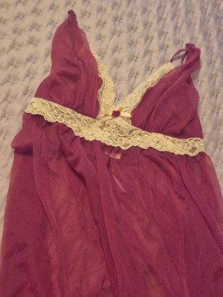 Camisa de noite com detalhes em renda
