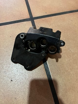 Pinza de freno delantera Silence S01