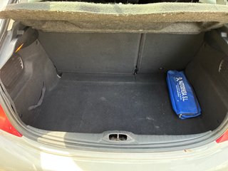 Peugeot 208 2012