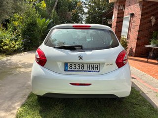 Peugeot 208 2012