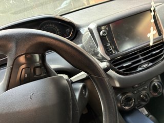 Peugeot 208 2012